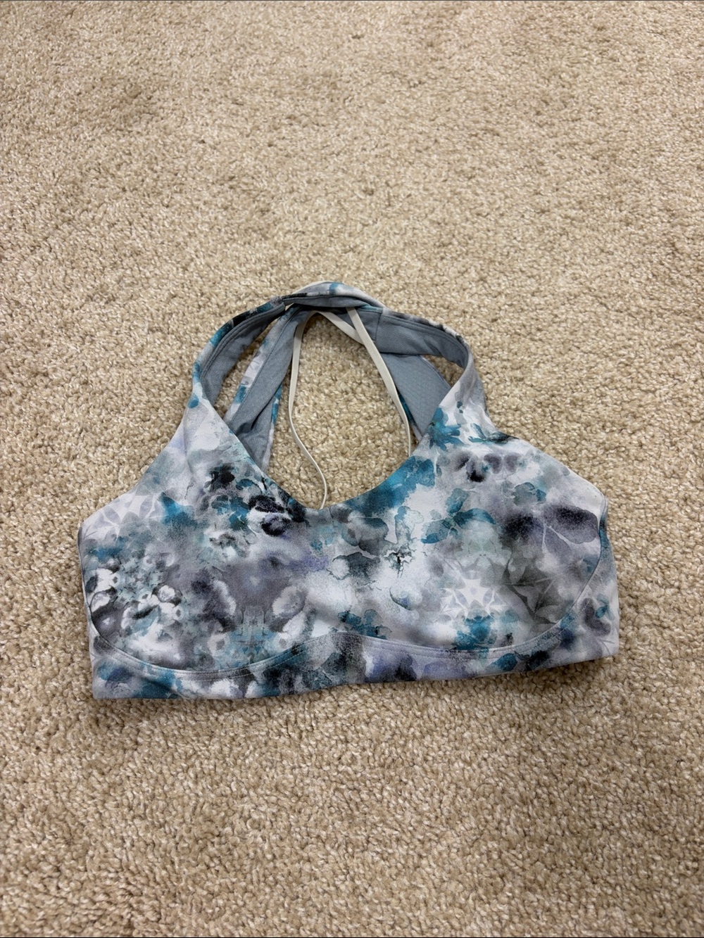 Lululemon sports bra
